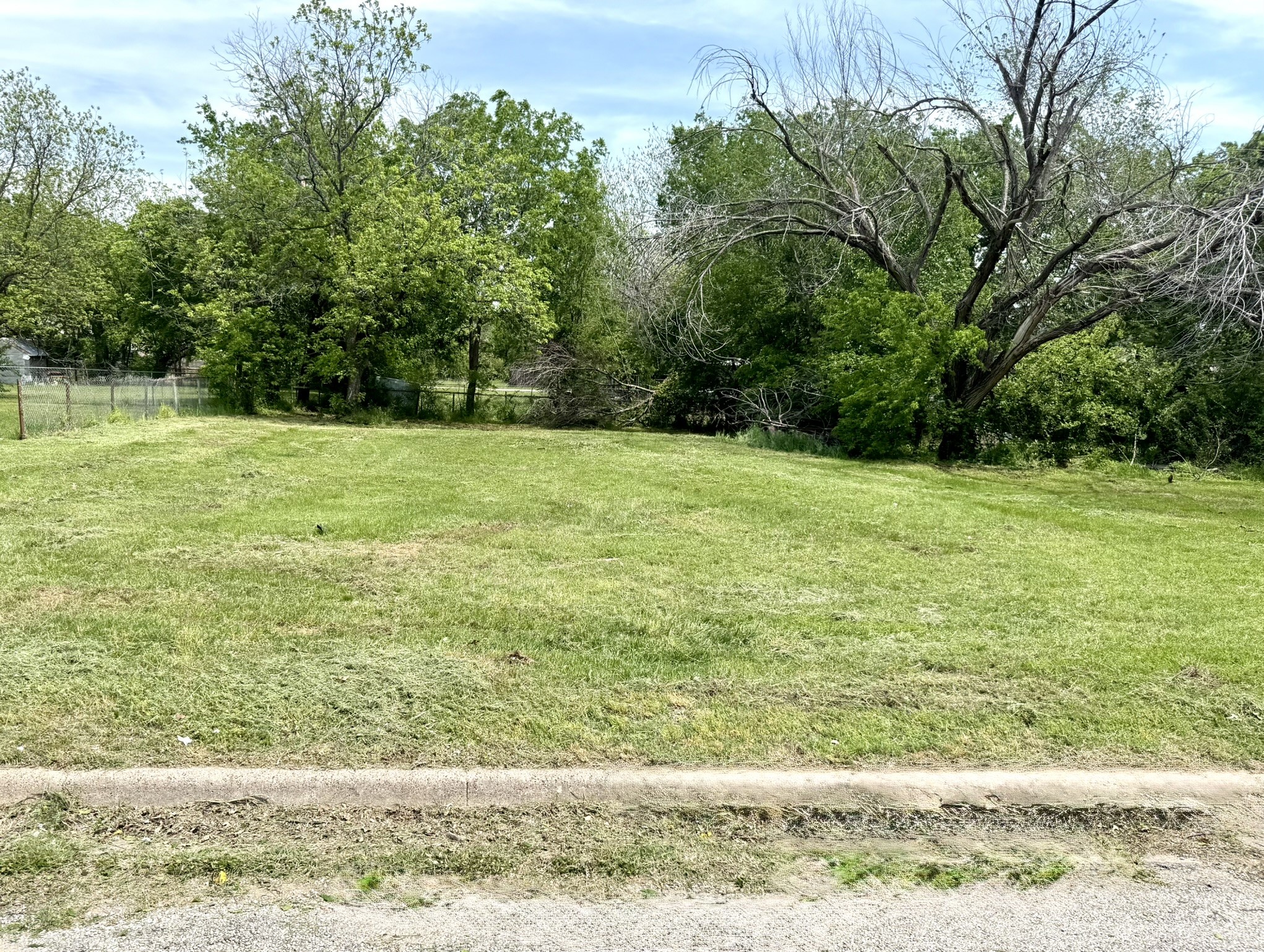 205 W Houston Street Bowie TX 76230