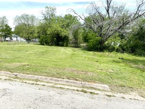 205 W Houston Street Bowie TX 76230