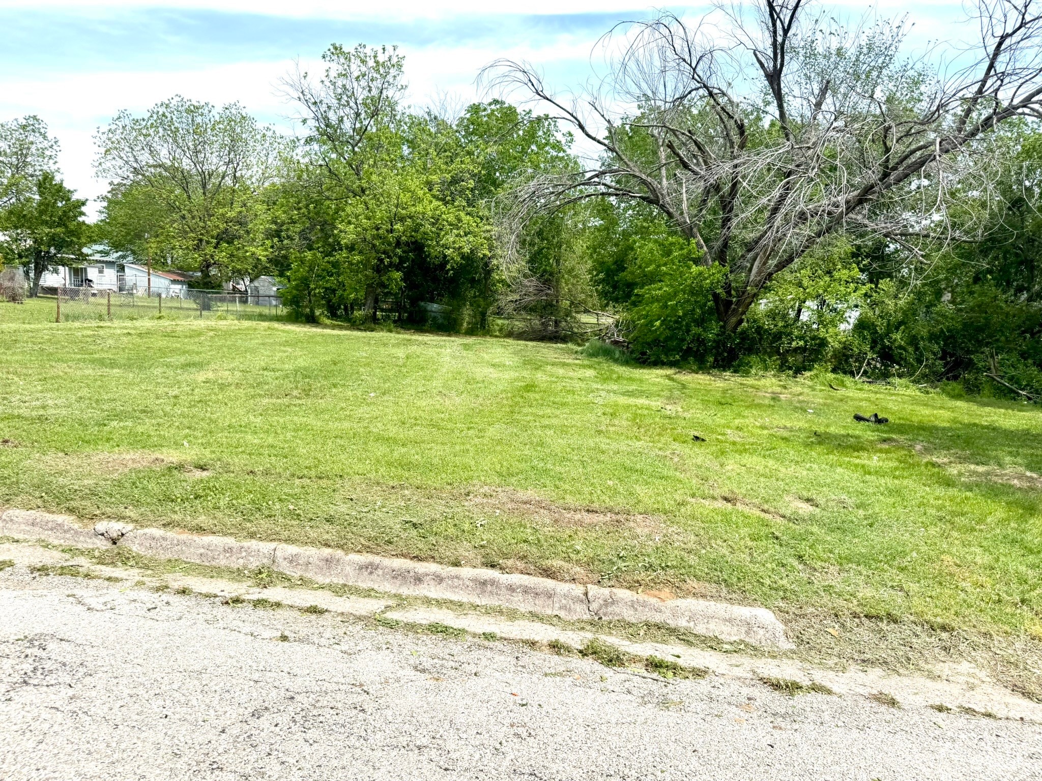 205 W Houston Street Bowie TX 76230