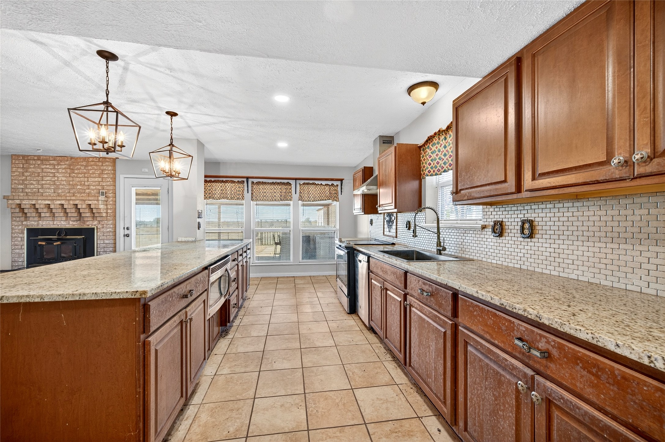 200 Farm Road 412 Clarksville TX 75426