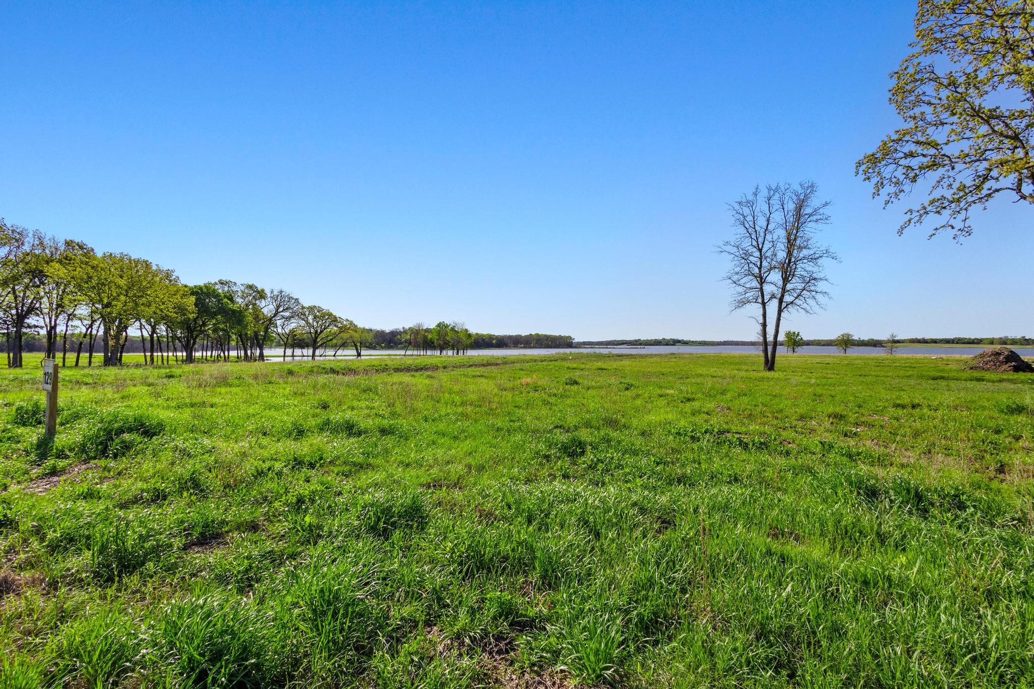 381 Lakewood Lane Honey Grove TX 75446