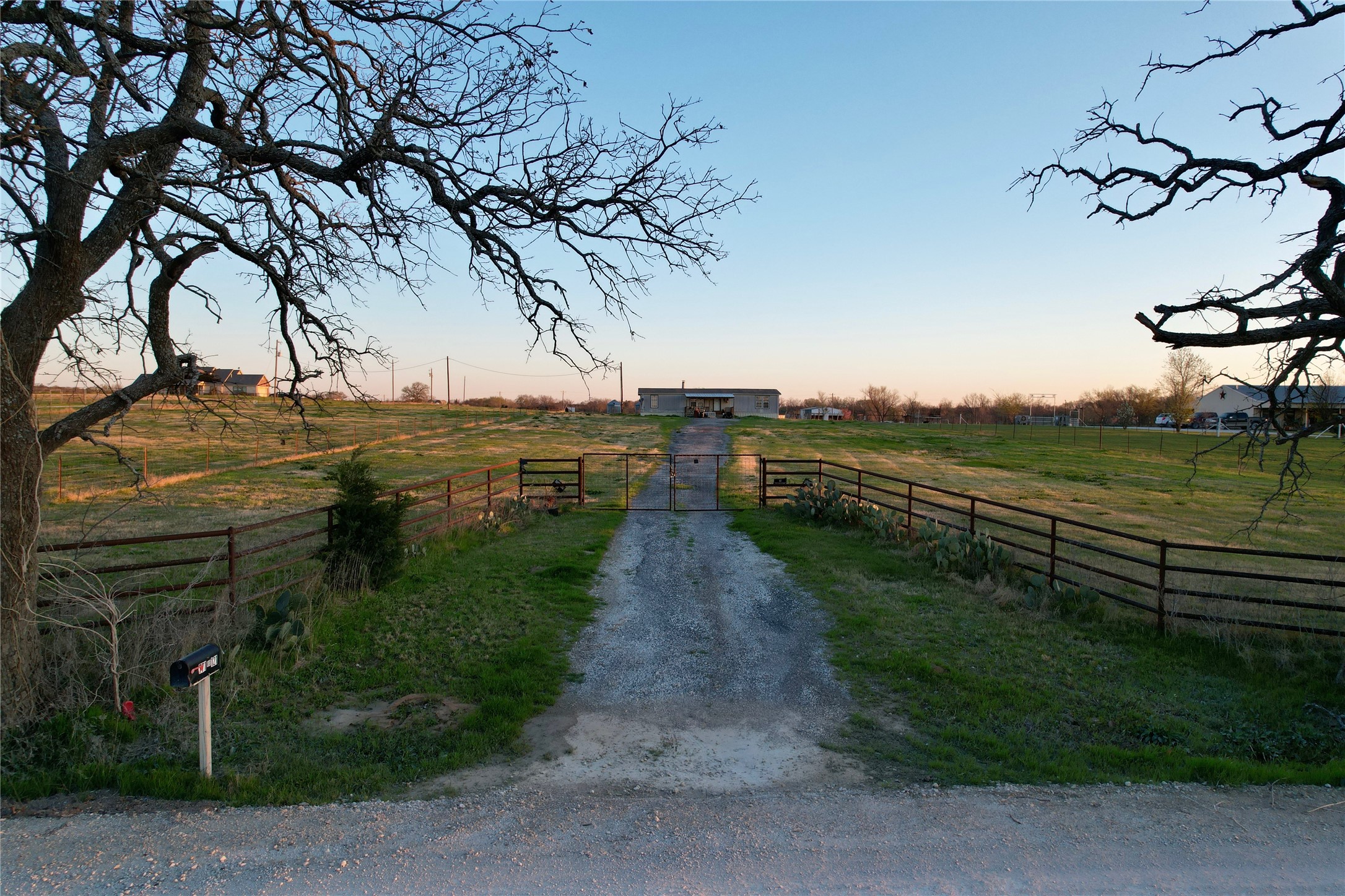 771 County Road 121 Gainesville TX 76240