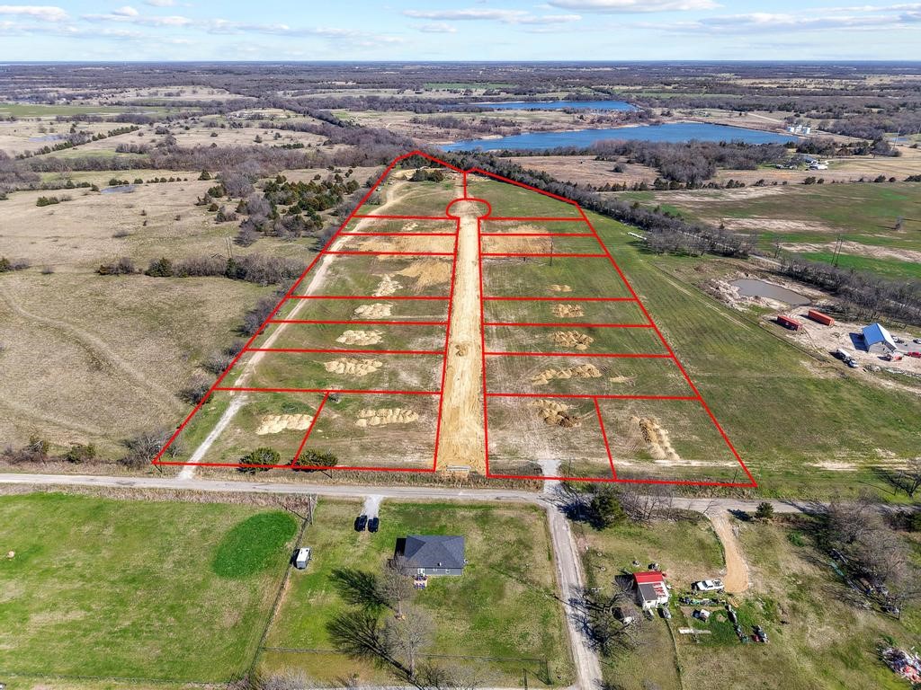 355 Roundtree Circle Wolfe City TX 75496