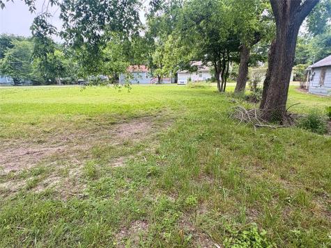 704 E 8th Street Bonham TX 75418