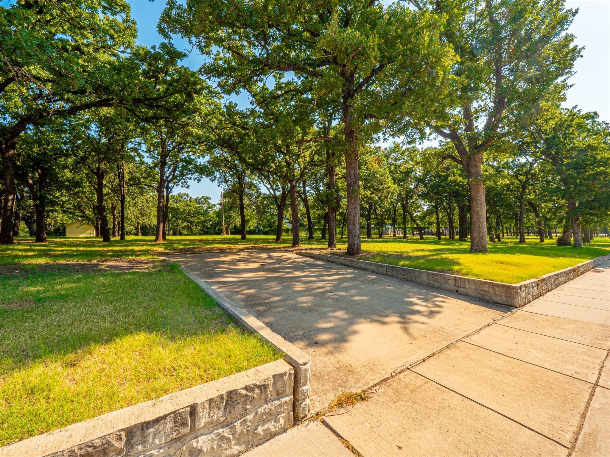 2801 Russell Road Arlington TX 76001