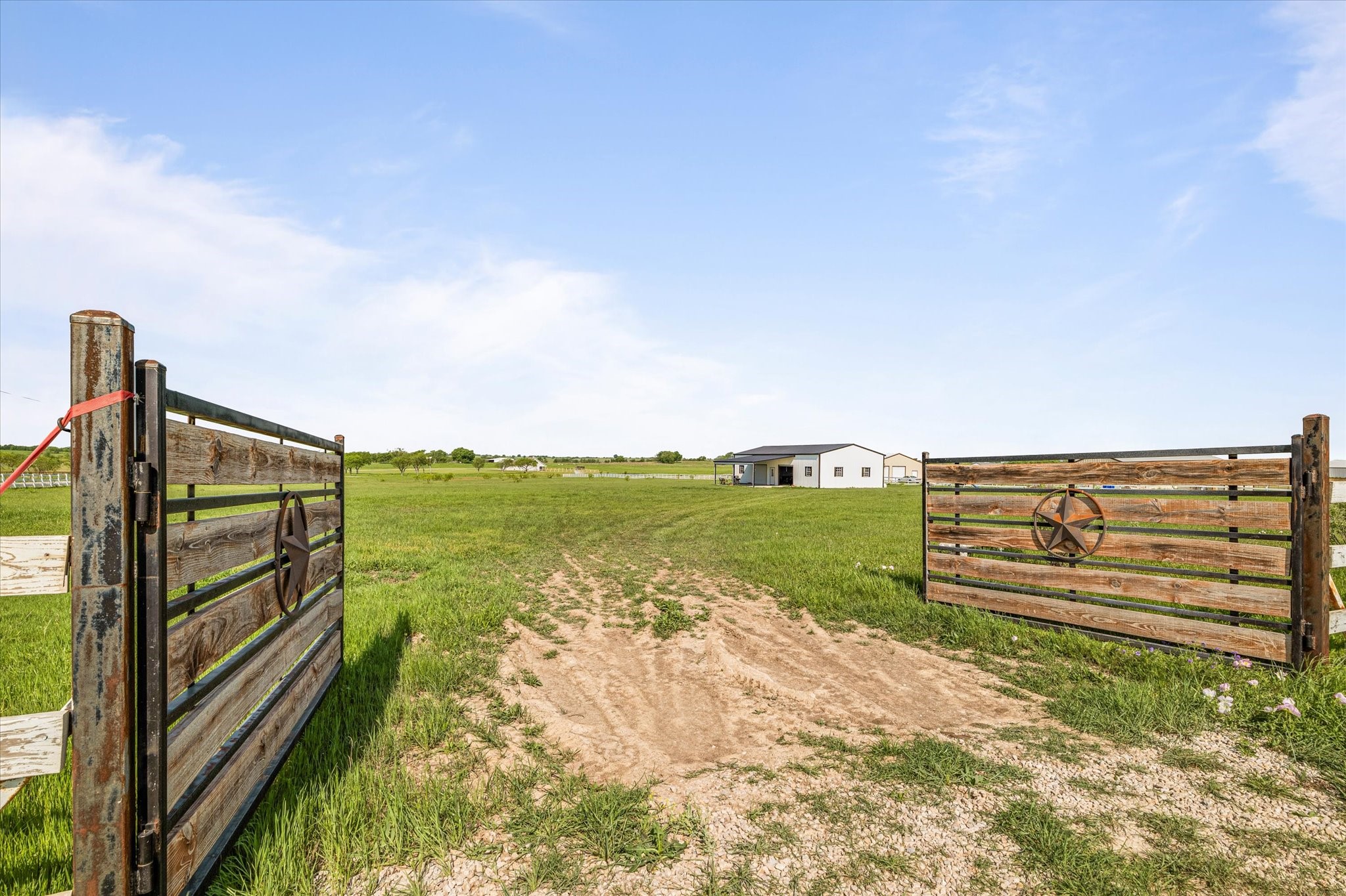 25 Cr 235 Valley View TX 76272