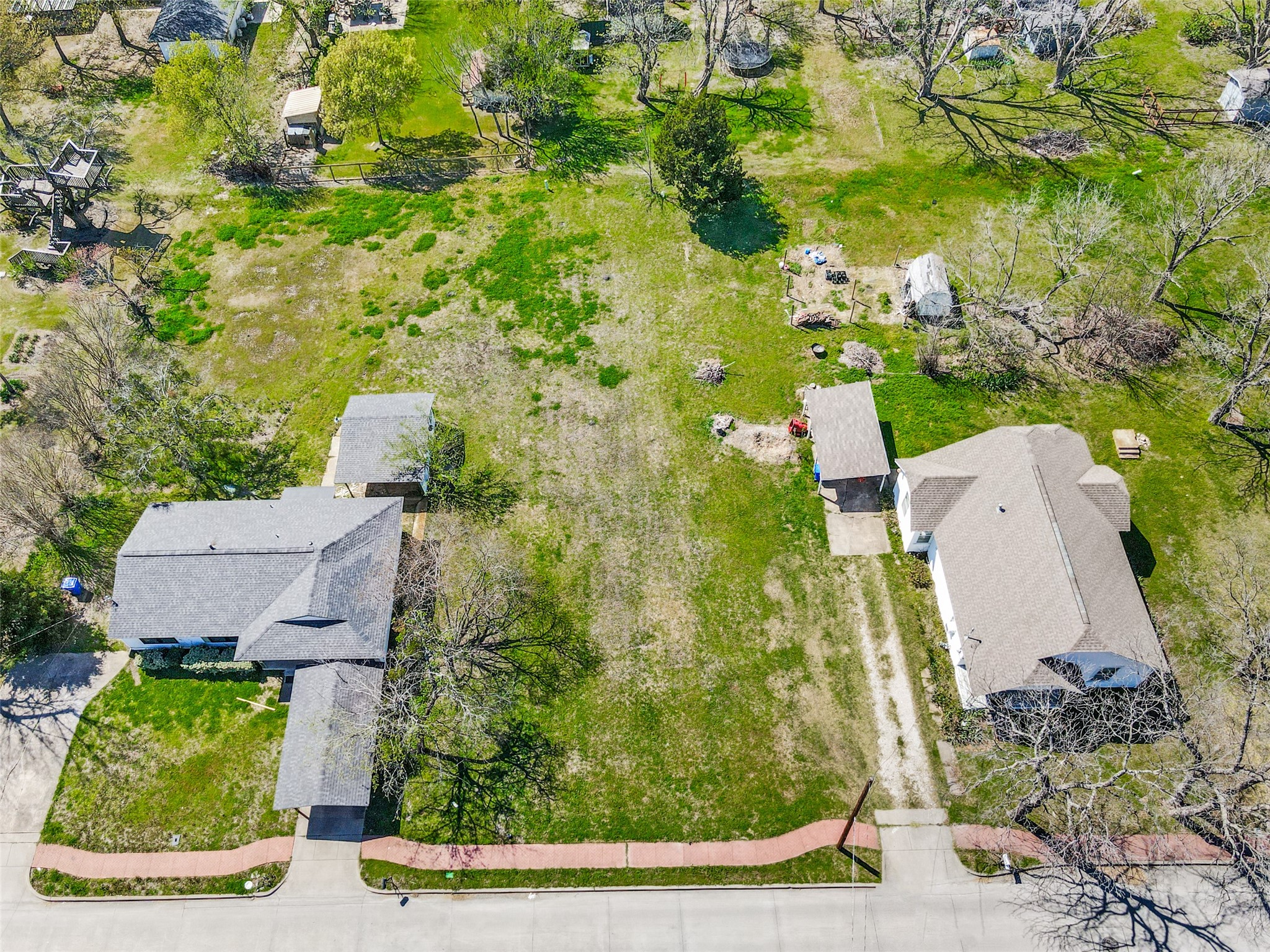 1023 N Houston Royse City TX 75189