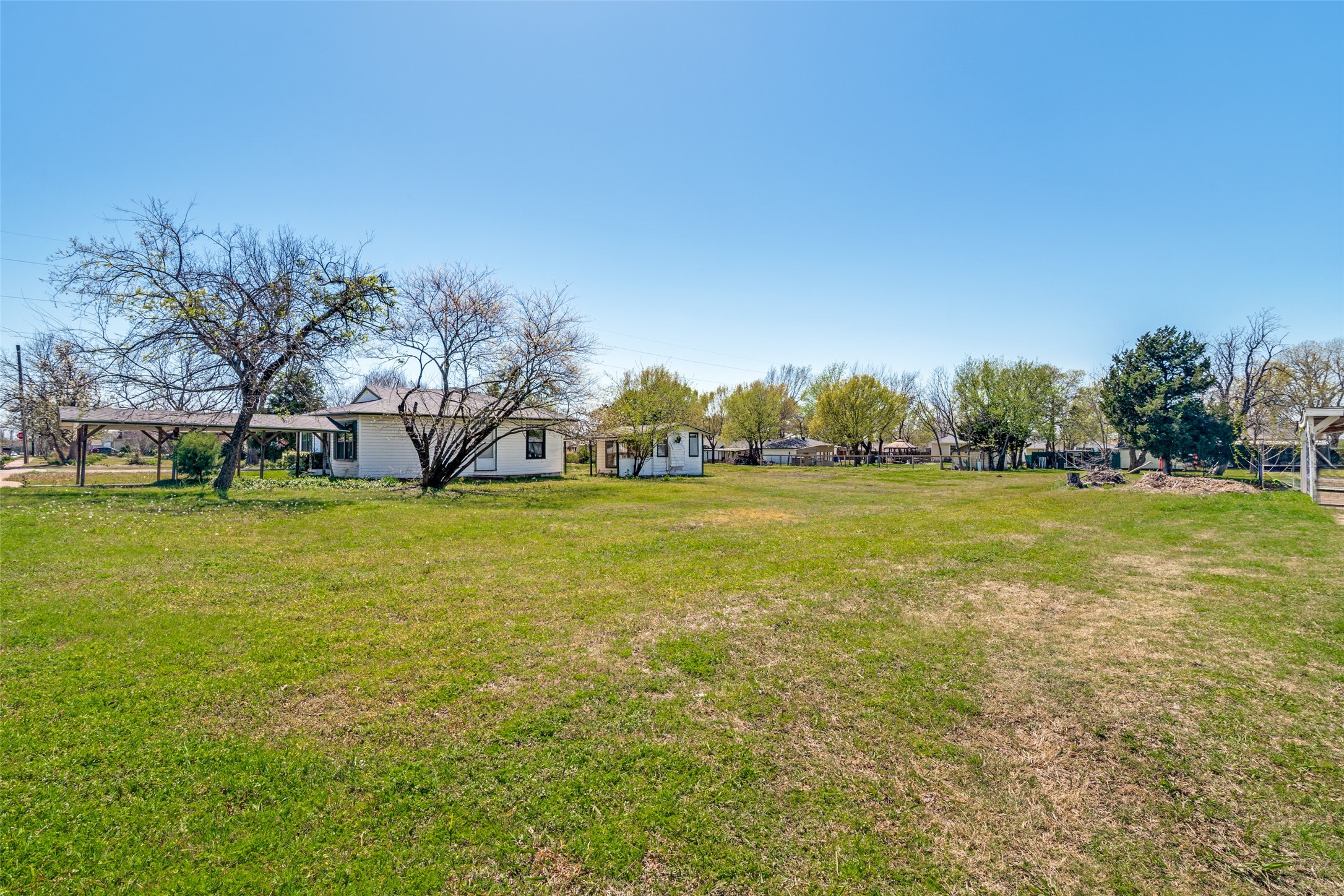 1023 N Houston Royse City TX 75189