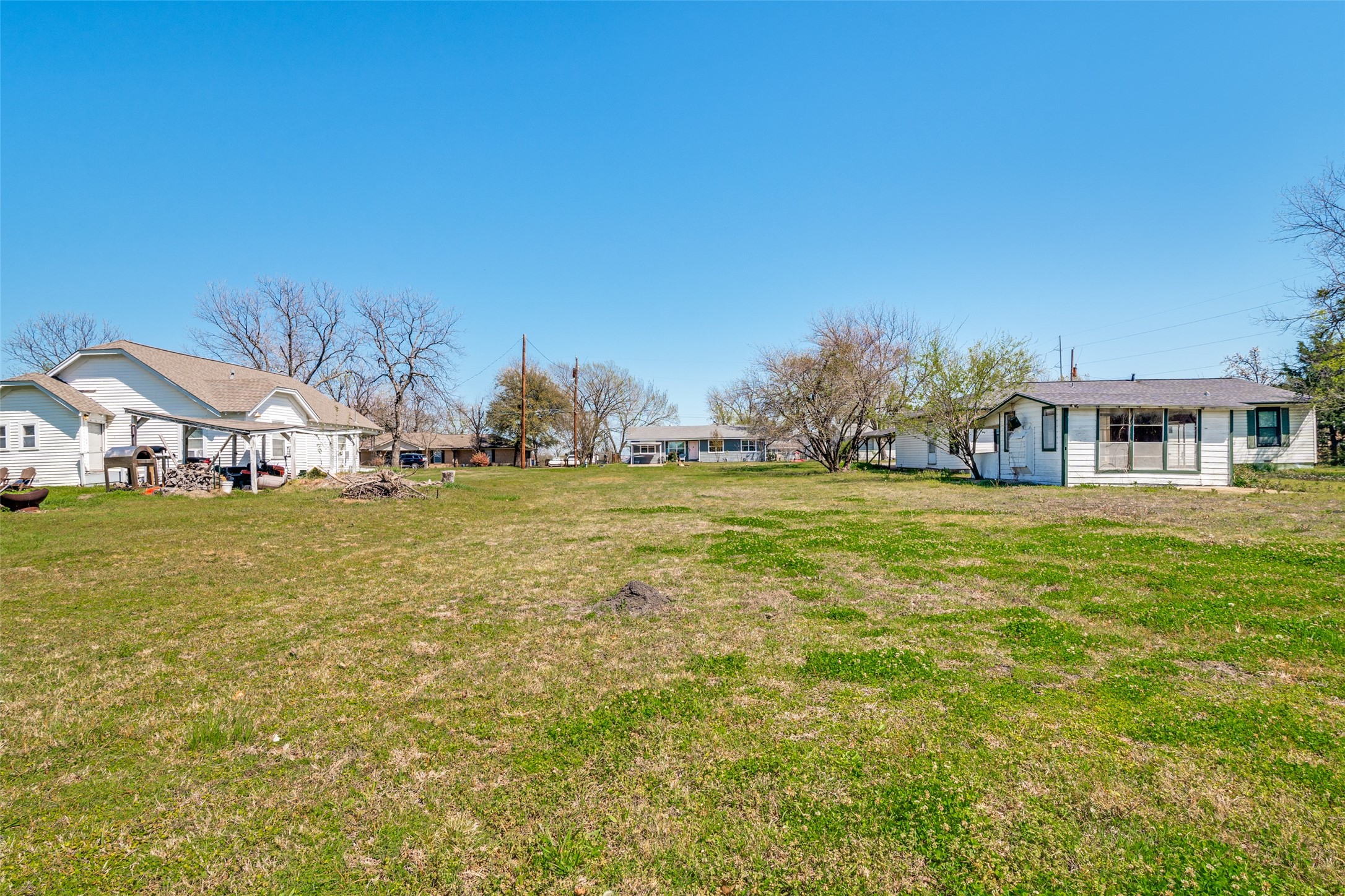 1023 N Houston Royse City TX 75189