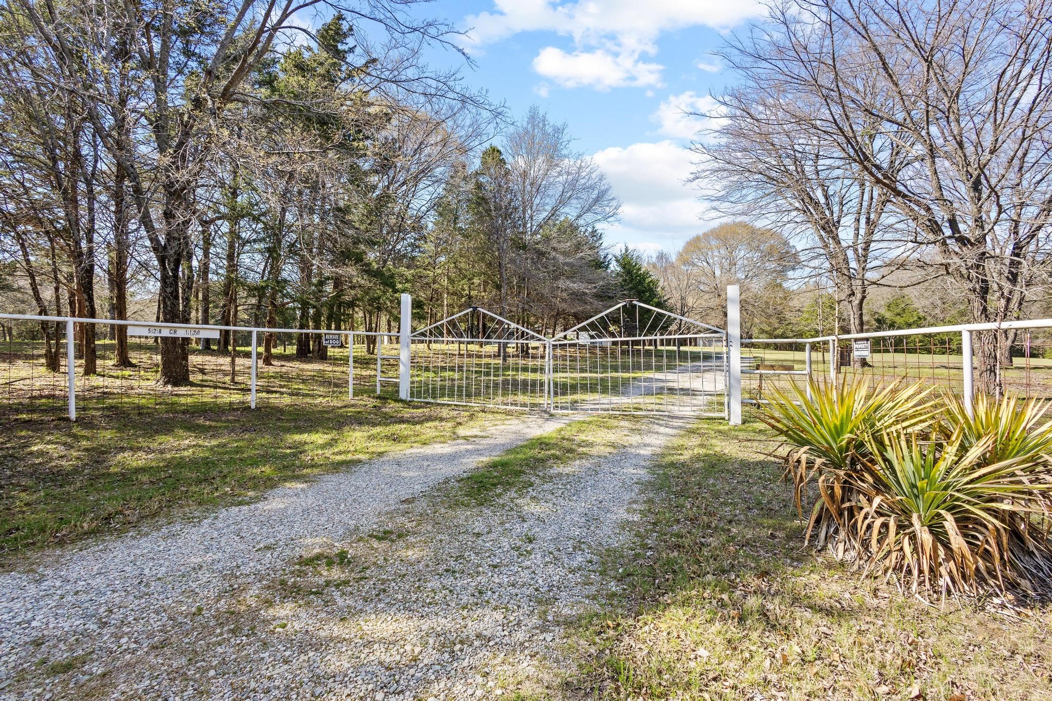 528 County Road 1120 Ravenna TX 75476