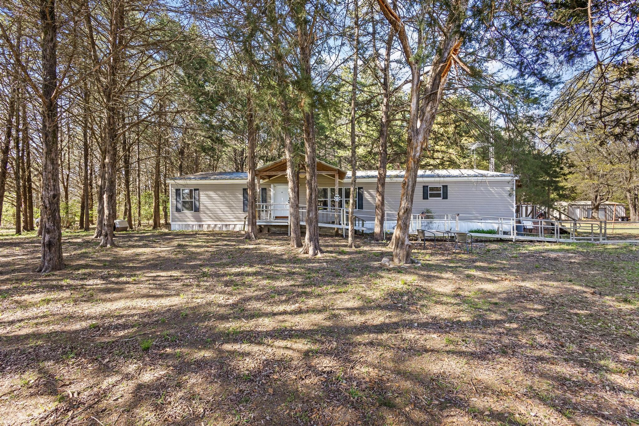528 County Road 1120 Ravenna TX 75476