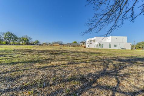 1124 W Pleasant Run Road Desoto TX 75115