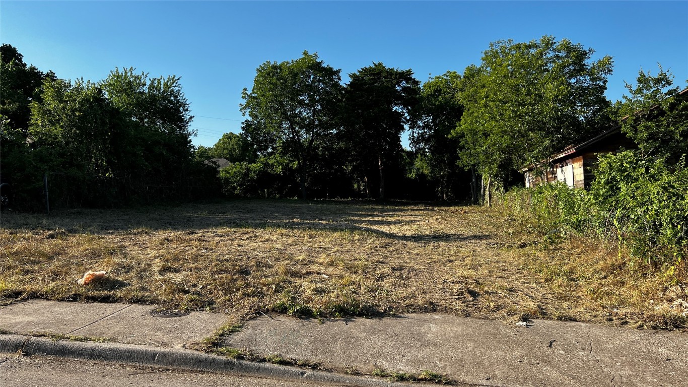1447 Hendricks Avenue Dallas TX 75216