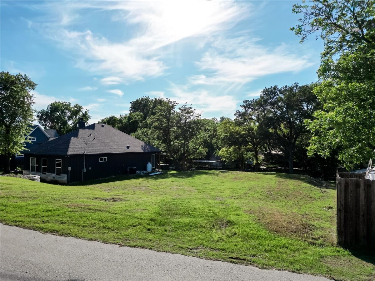 1115 E Lake Drive Weatherford TX 76087
