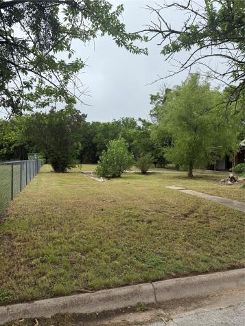710 N Mason Street Bowie TX 76230