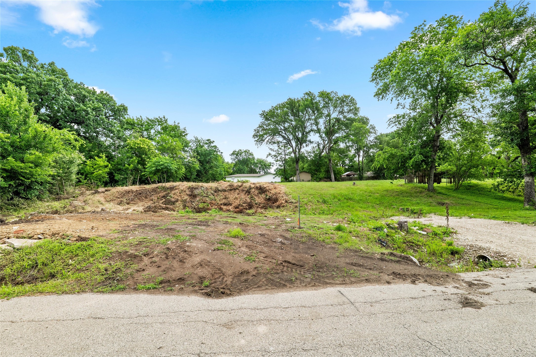 2434 Tallyho Lane Dallas TX 75212