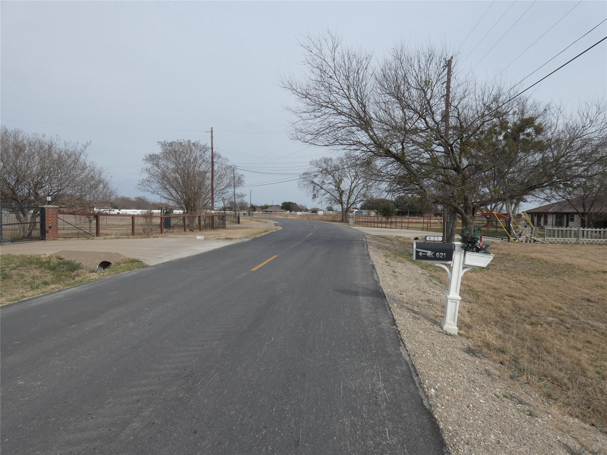 632 E Reindeer Road Lancaster TX 75146