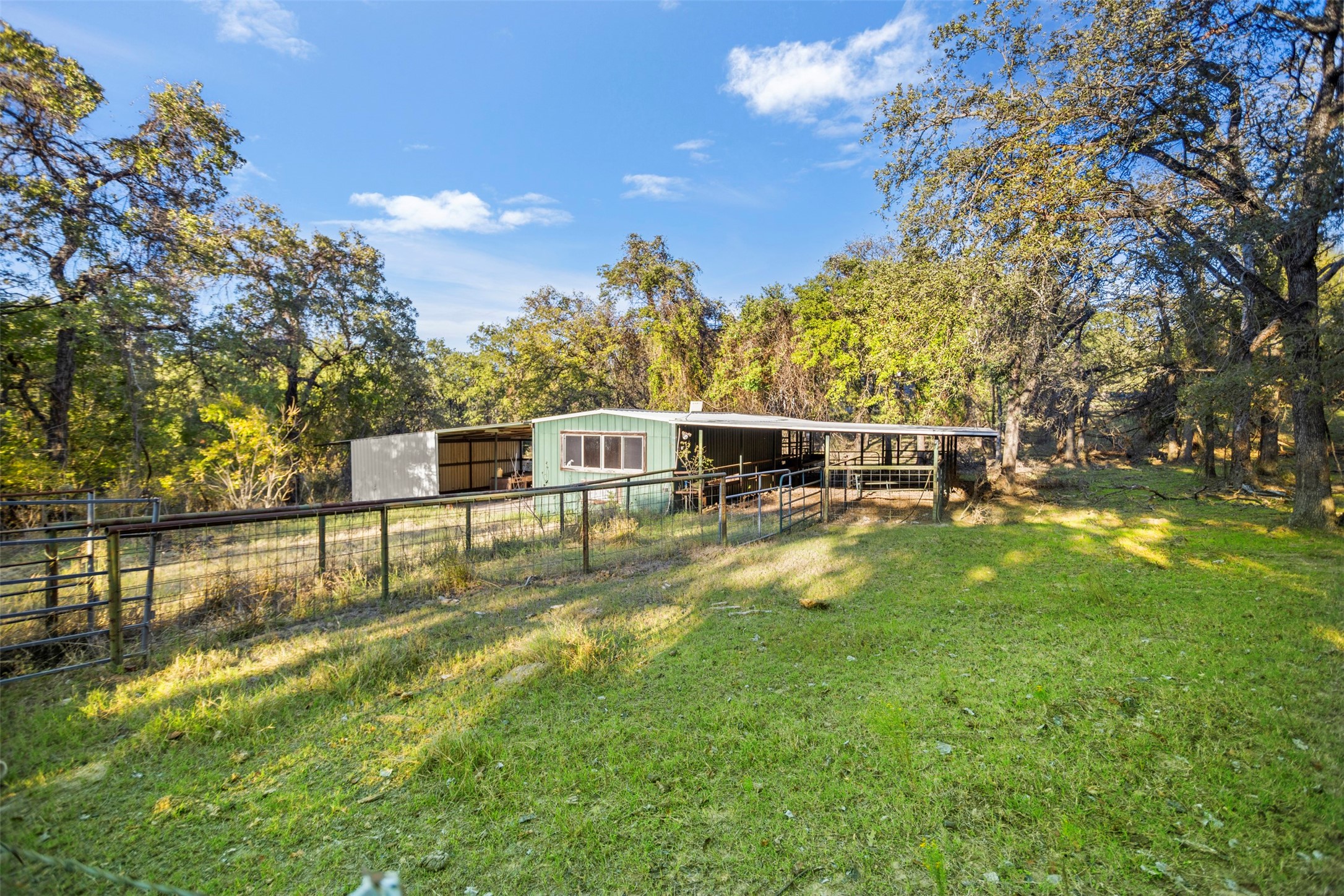 199 Cheyenne Trail Springtown TX 76082