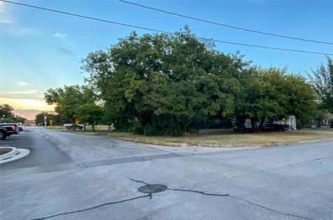 225 S Wilson Street Burleson TX 76028