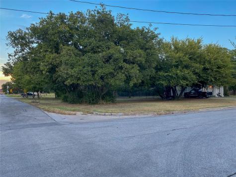 225 S Wilson Street Burleson TX 76028