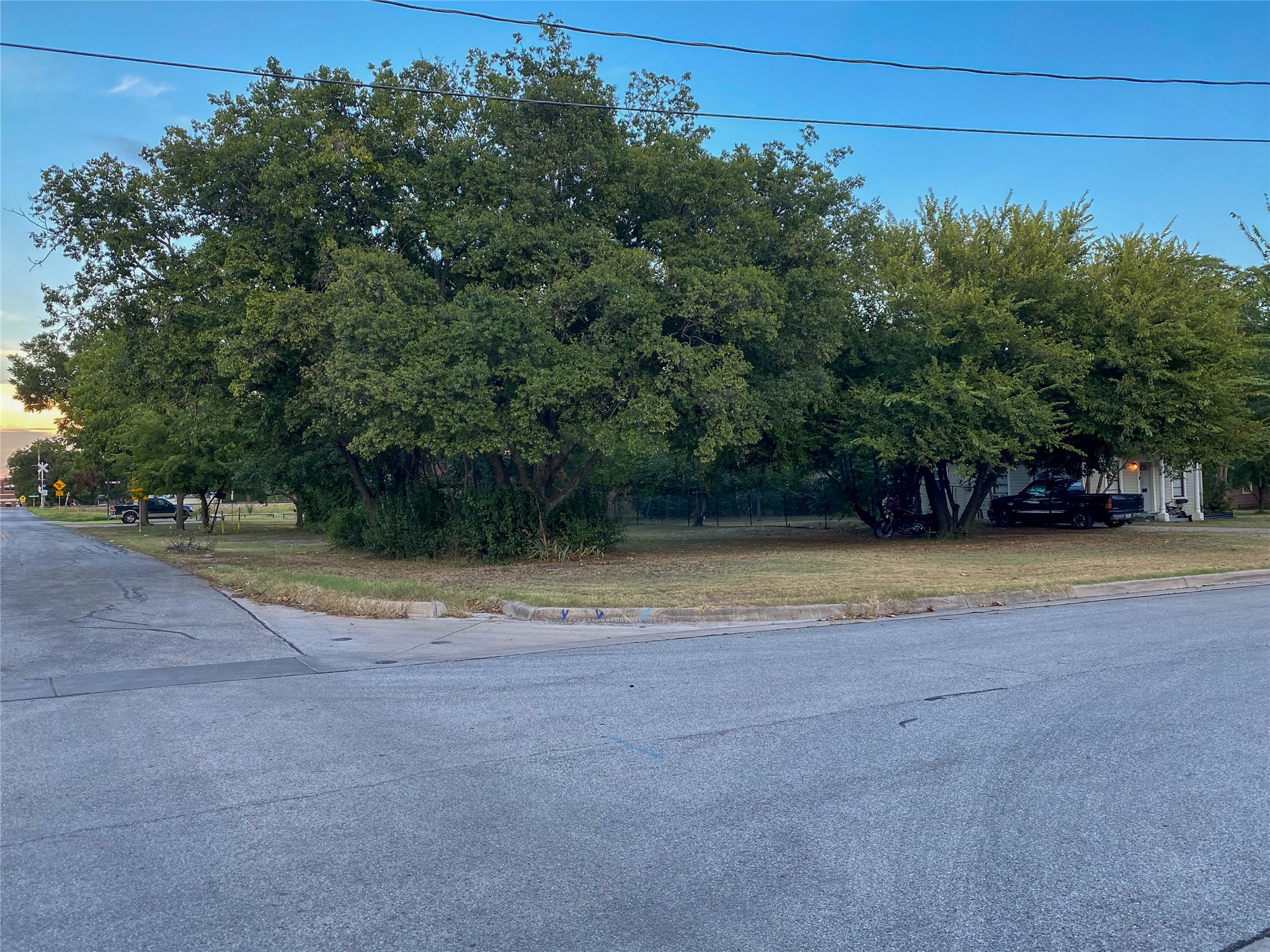 225 S Wilson Street Burleson TX 76028
