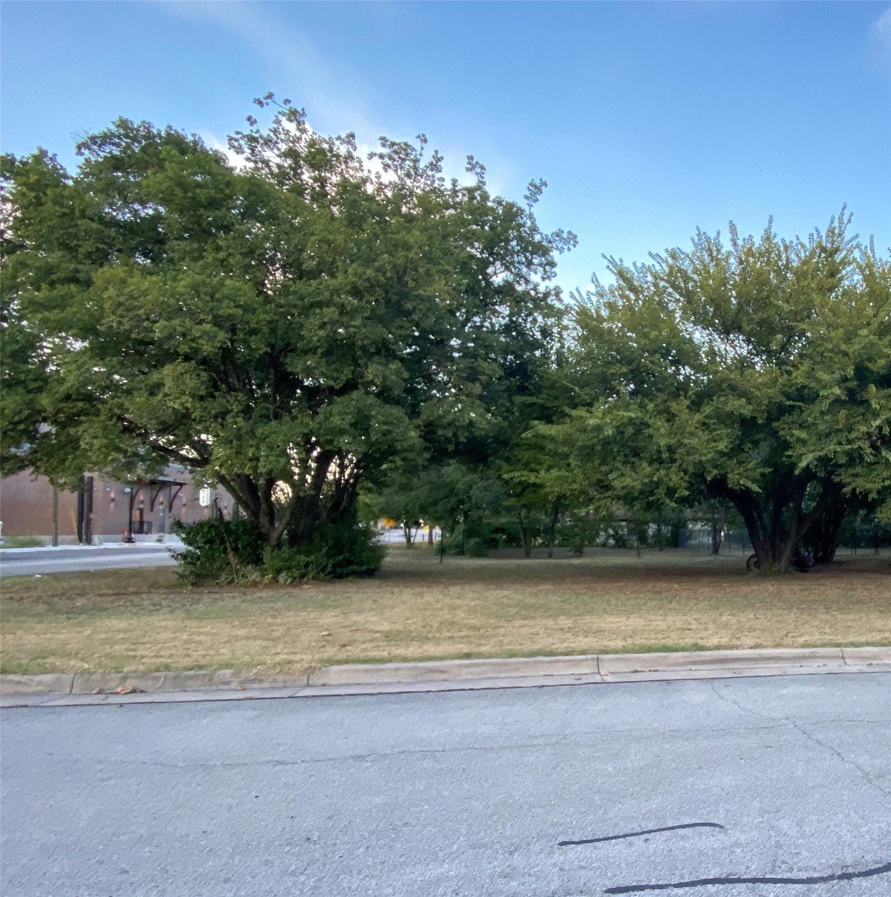 225 S Wilson Street Burleson TX 76028
