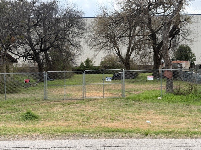 2736 Cedardale Road Lancaster TX 75134