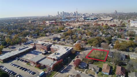 4302 Metropolitan Avenue Dallas TX 75210