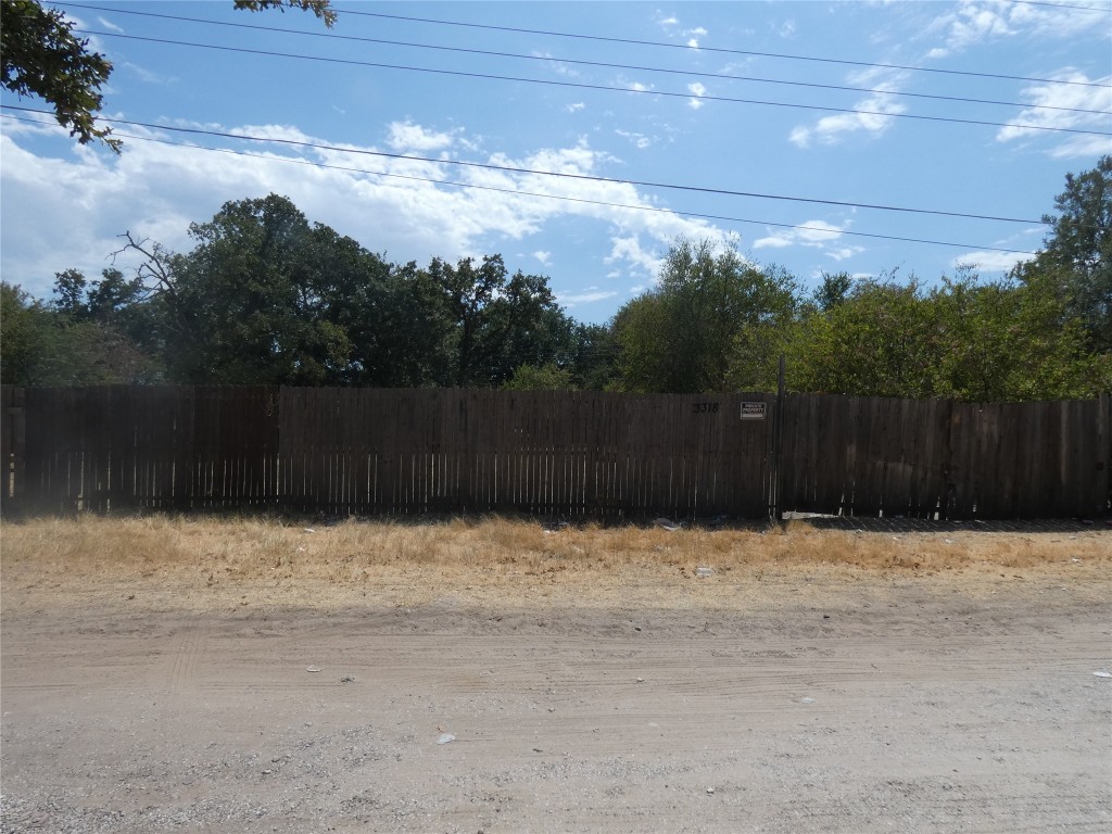 3318 S Peachtree Road Balch Springs TX 75180