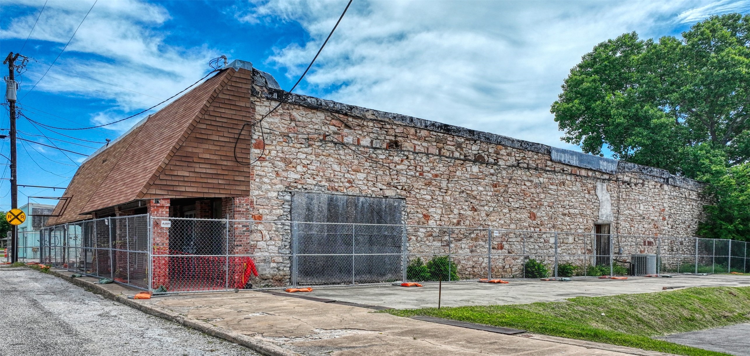 110 N Wickham Street Alvord TX 76225