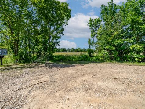 23070 County Road 44190 Paris TX 75462