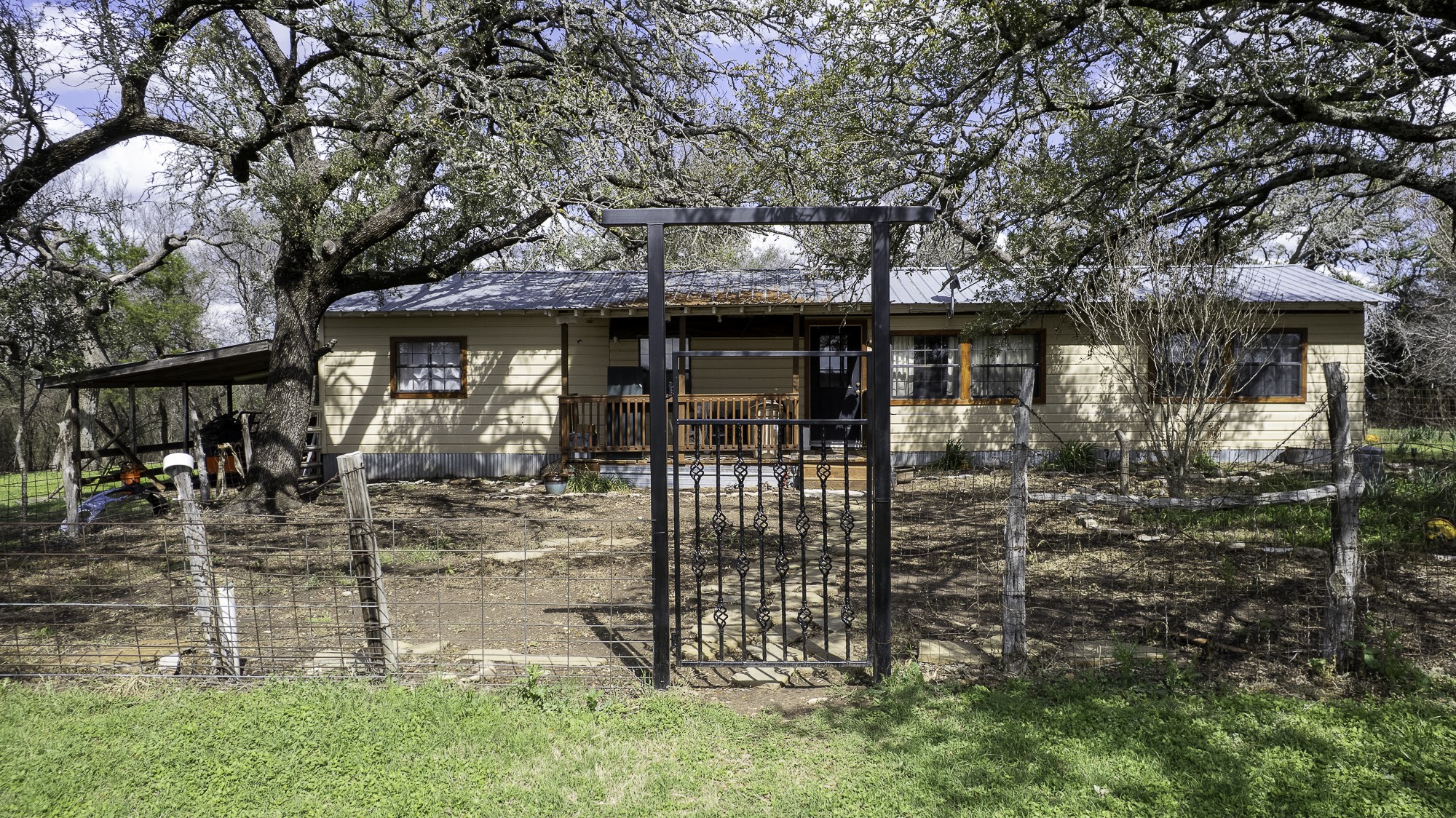 1532 N Fm Rainbow TX 76077