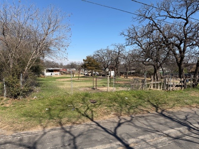 4815 Garden Lane Fort Worth TX 76119