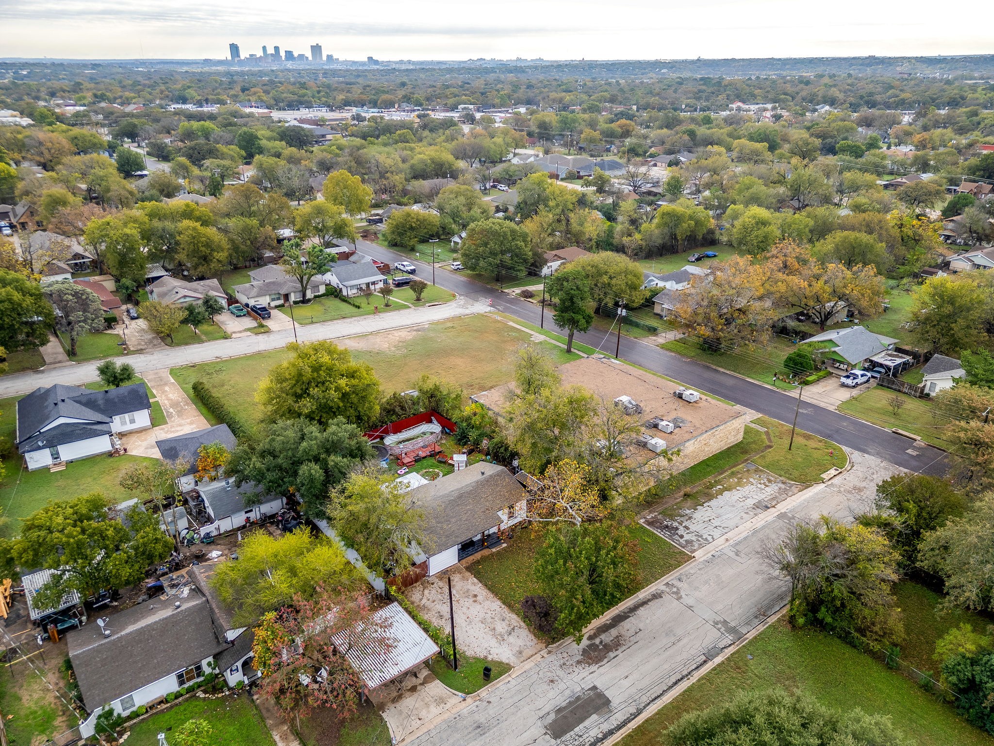 5550 Baylor Avenue River Oaks TX 76114