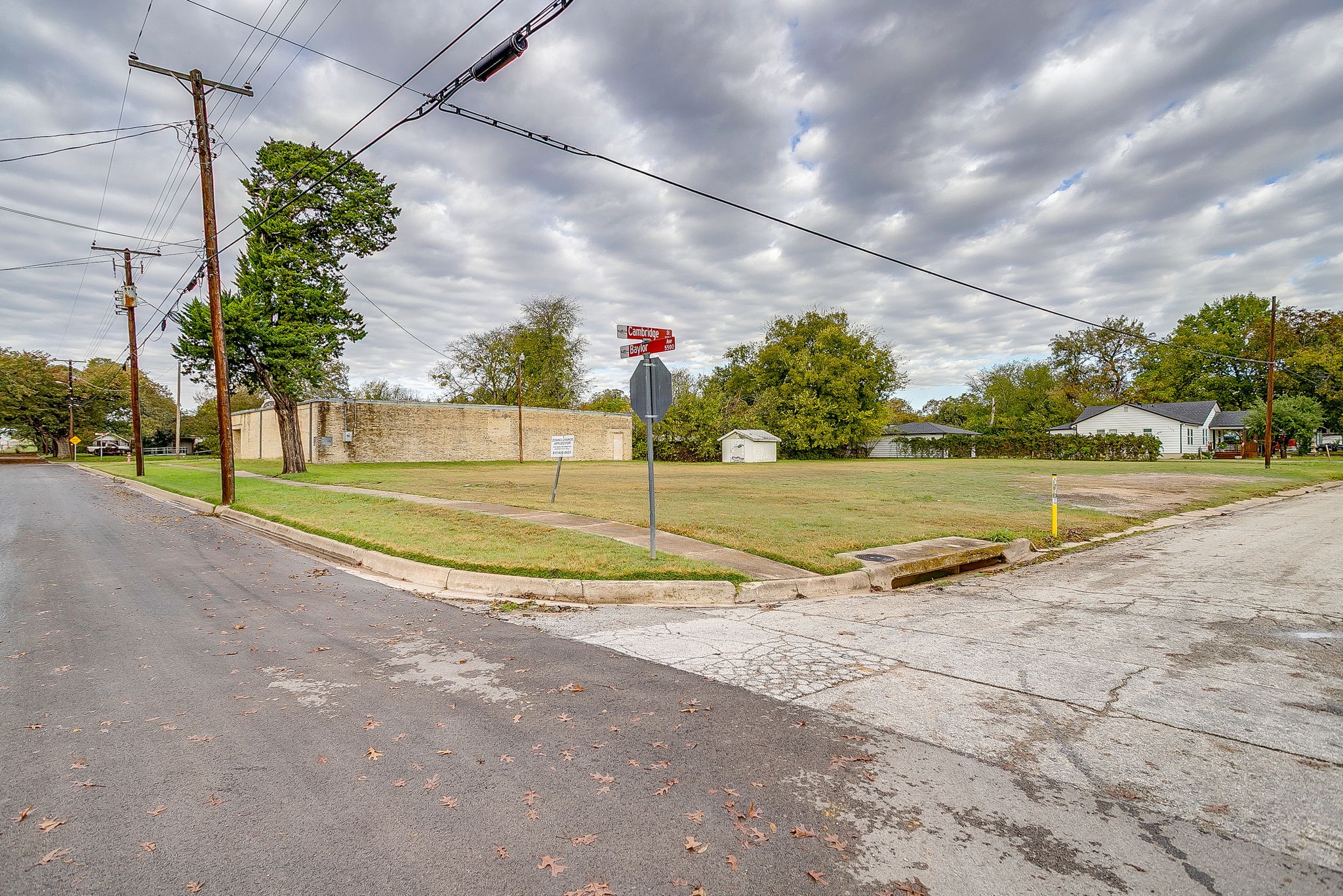 5550 Baylor Avenue River Oaks TX 76114