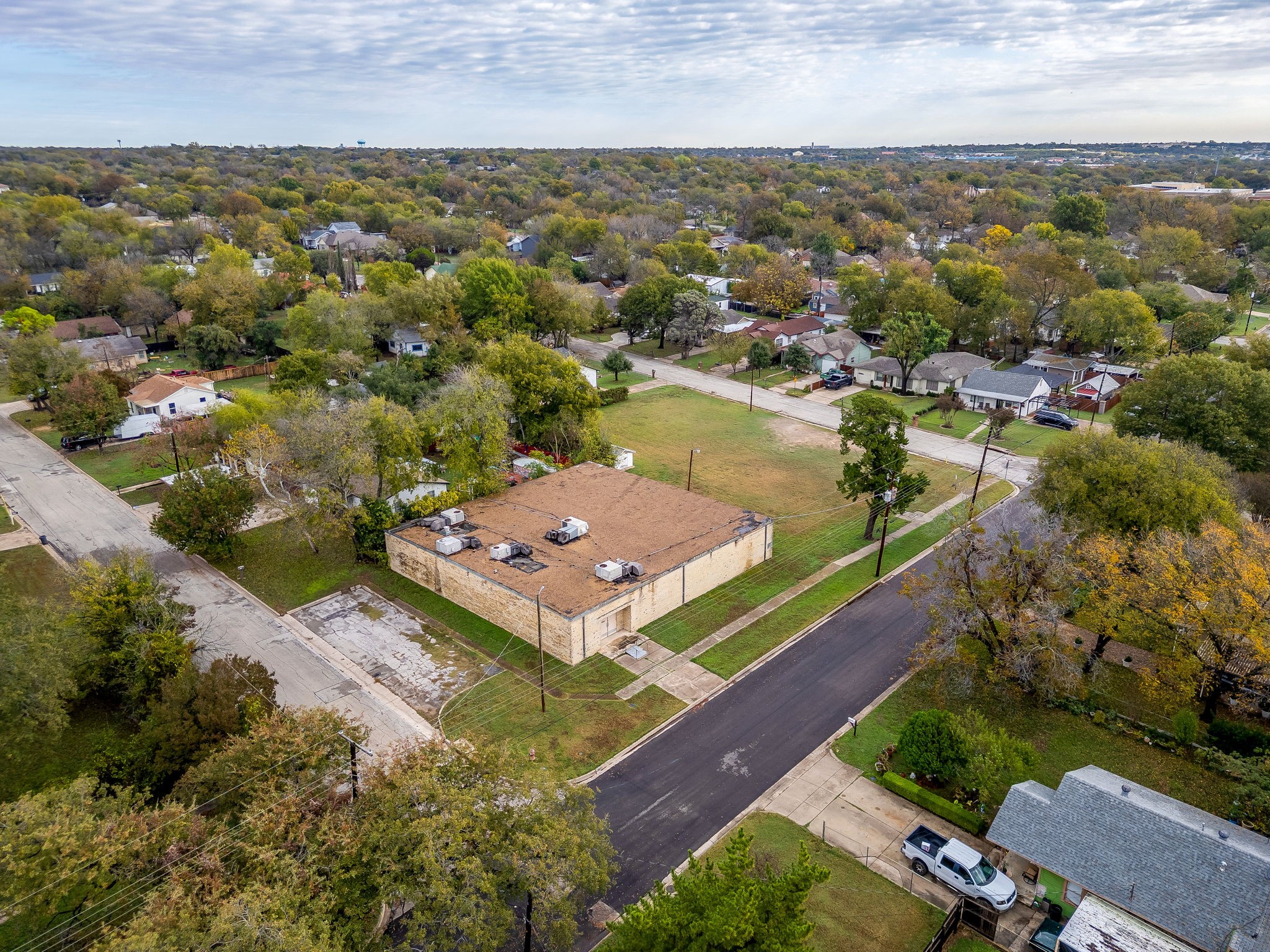 5550 Baylor Avenue River Oaks TX 76114