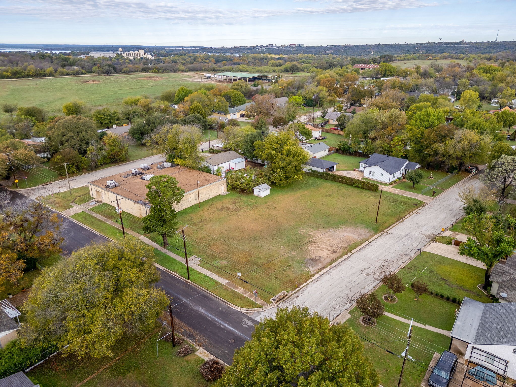 5550 Baylor Avenue River Oaks TX 76114