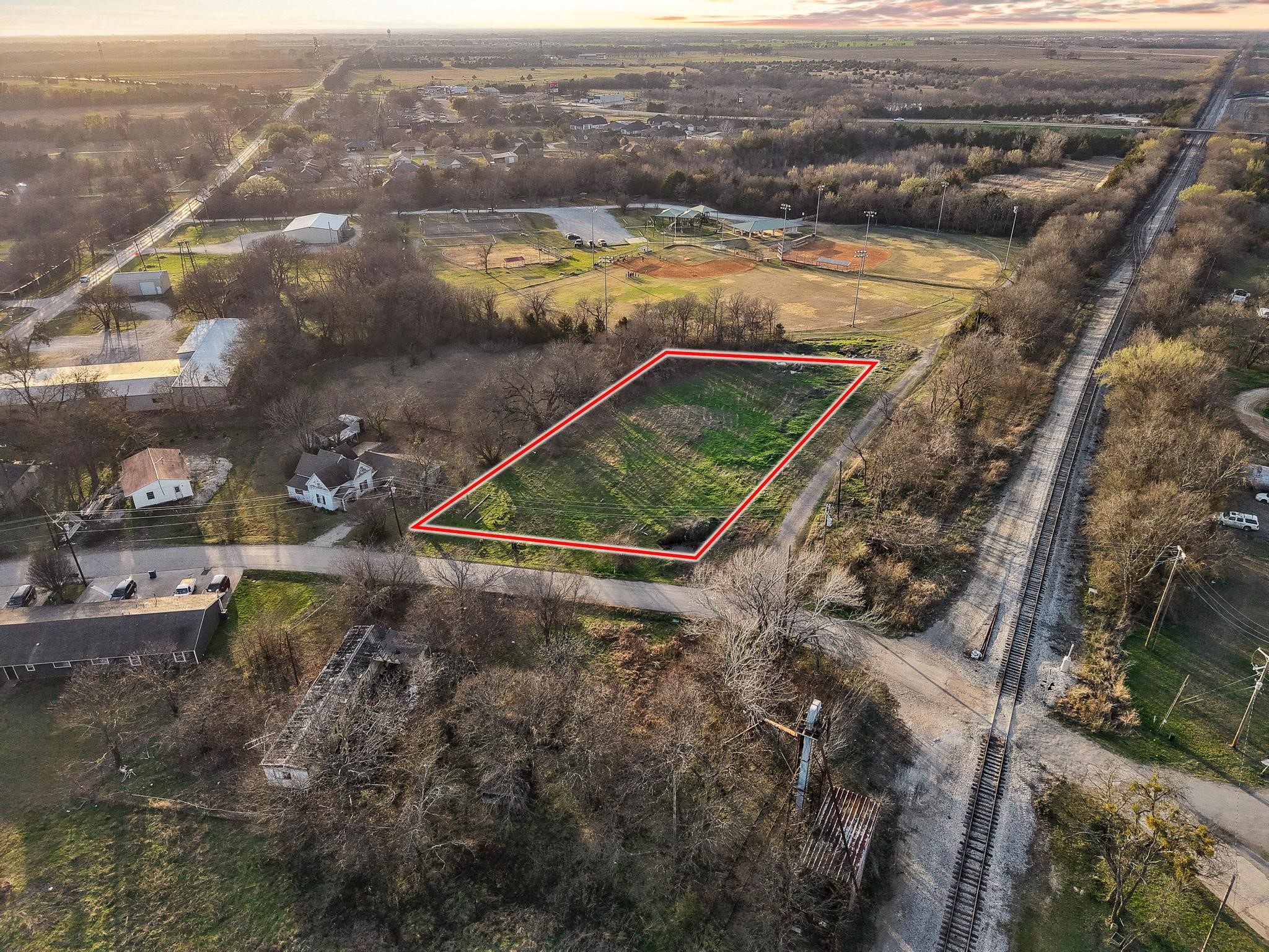 120 Holmes Street Trenton TX 75490