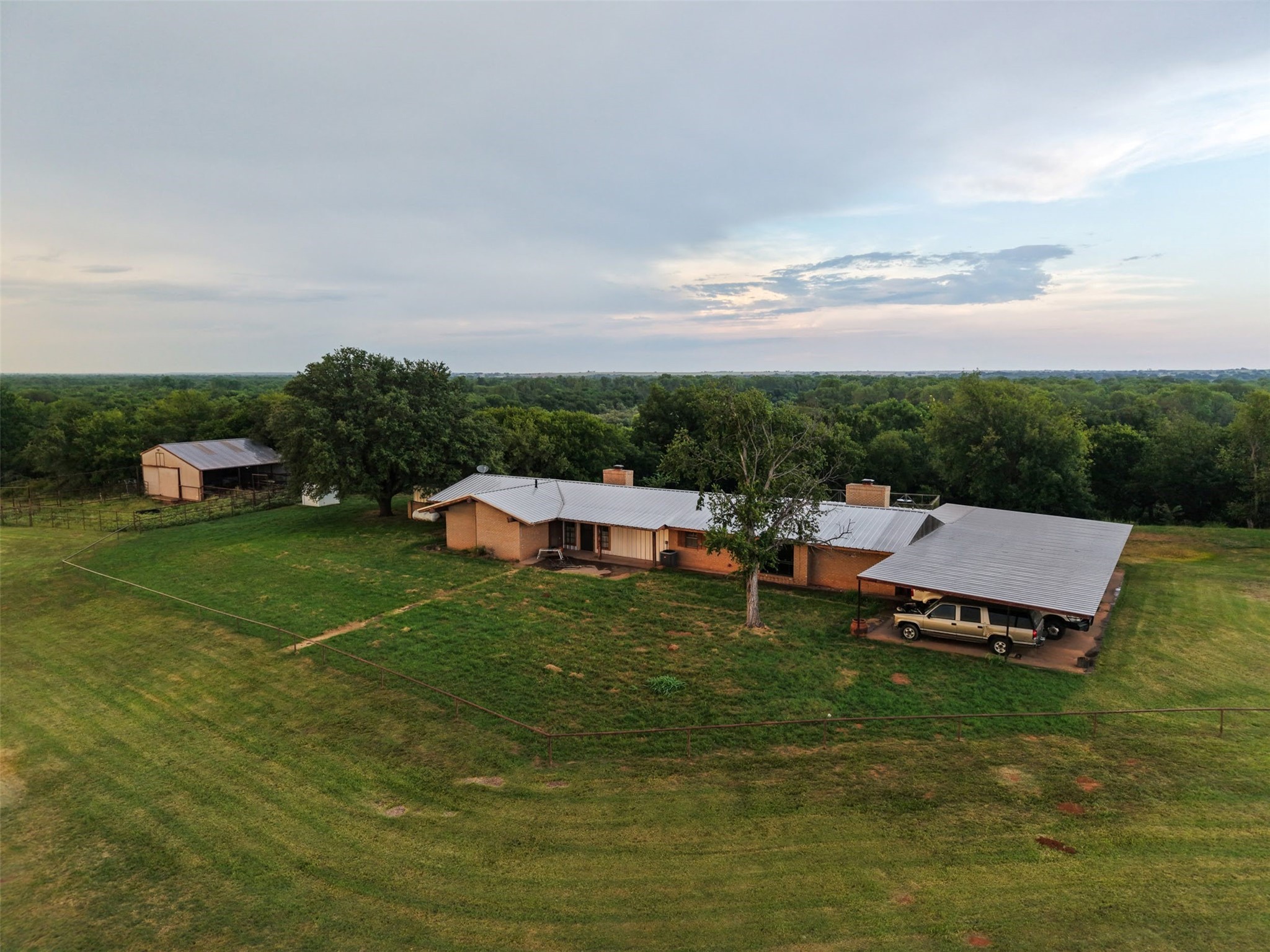 6977 E Fm 171 Byers TX 76357