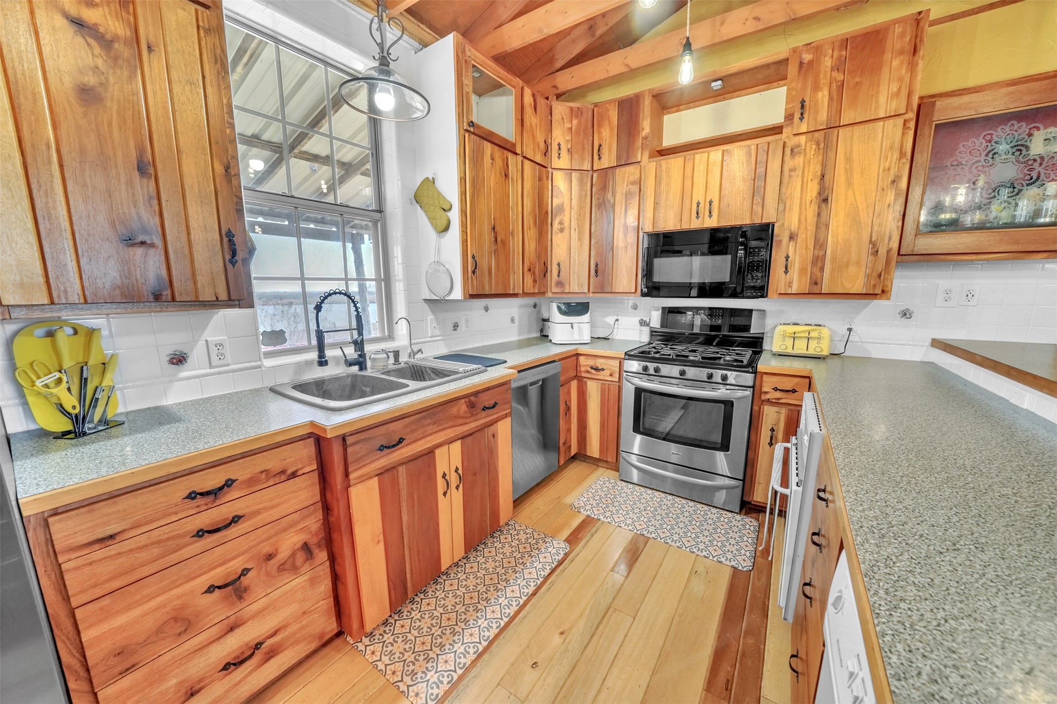 8840 State Highway 171 Hillsboro TX 76645