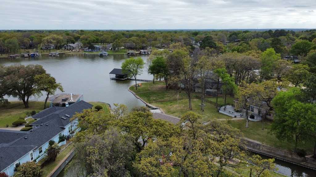 2052 Kanakoa Drive North Tool TX 75143