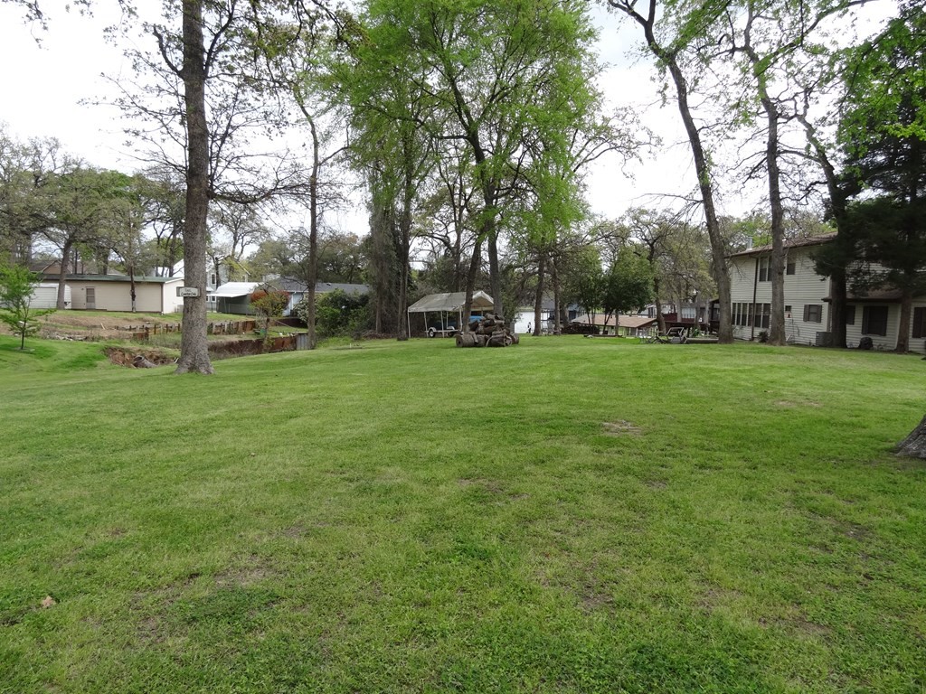 2052 Kanakoa Drive North Tool TX 75143