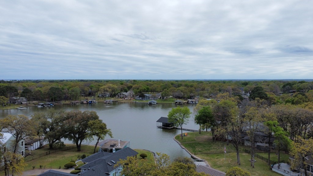 2052 Kanakoa Drive North Tool TX 75143
