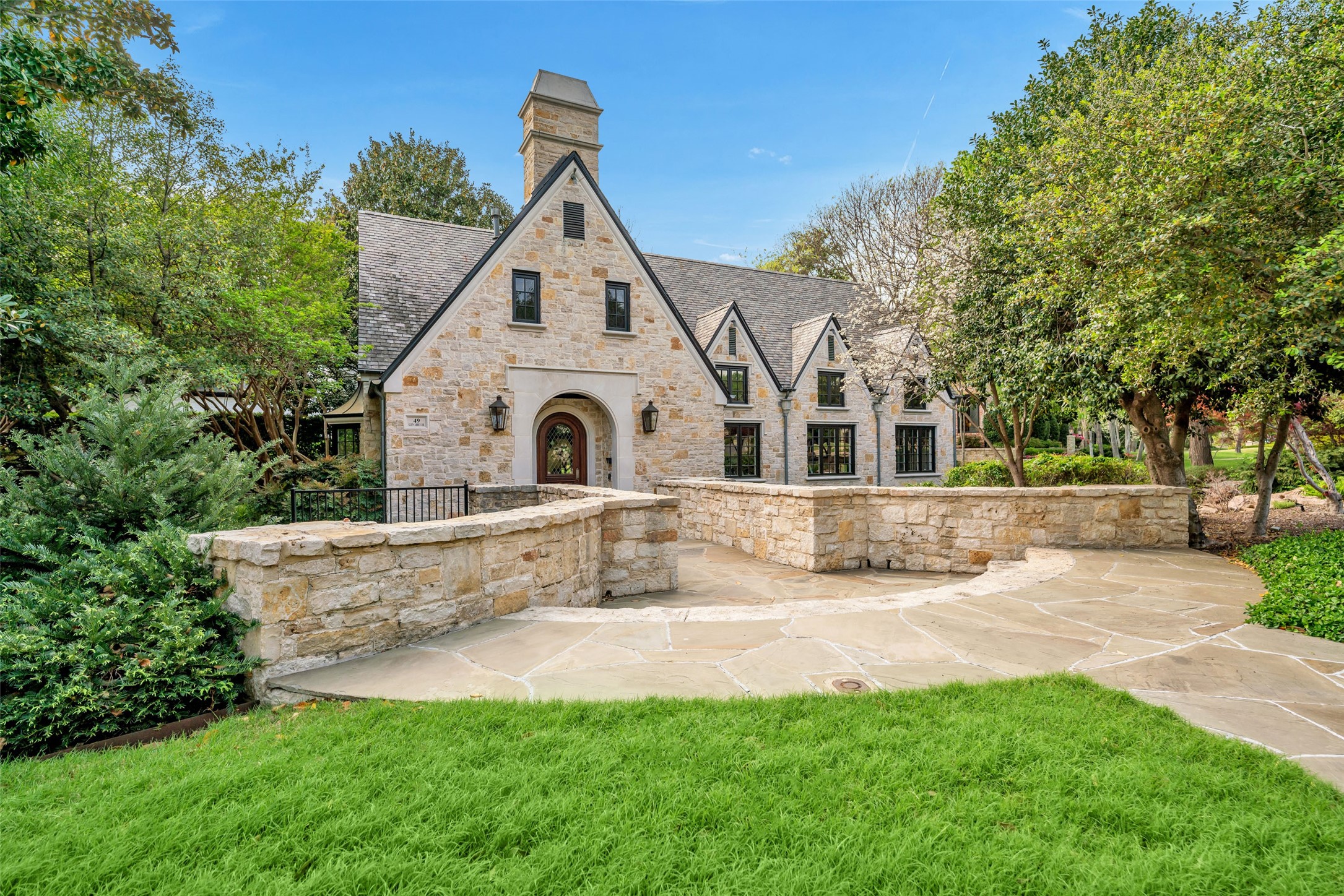 48 Braewood Place Dallas TX 74248
