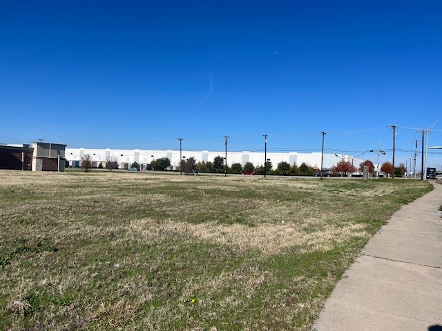 2600 W Wintergreen Road Lancaster TX 75134