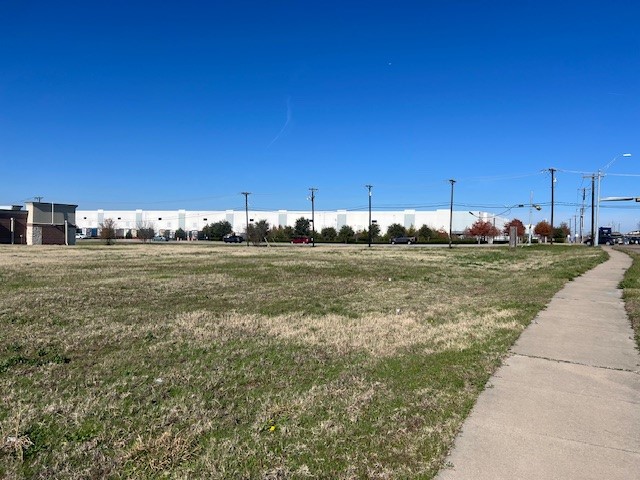 2600 W Wintergreen Road Lancaster TX 75134