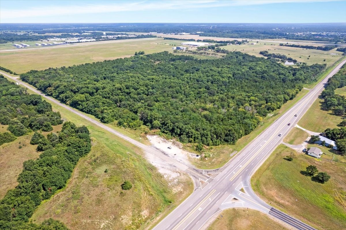 0000 Tx-121 & Airport Road Bonham TX 75418