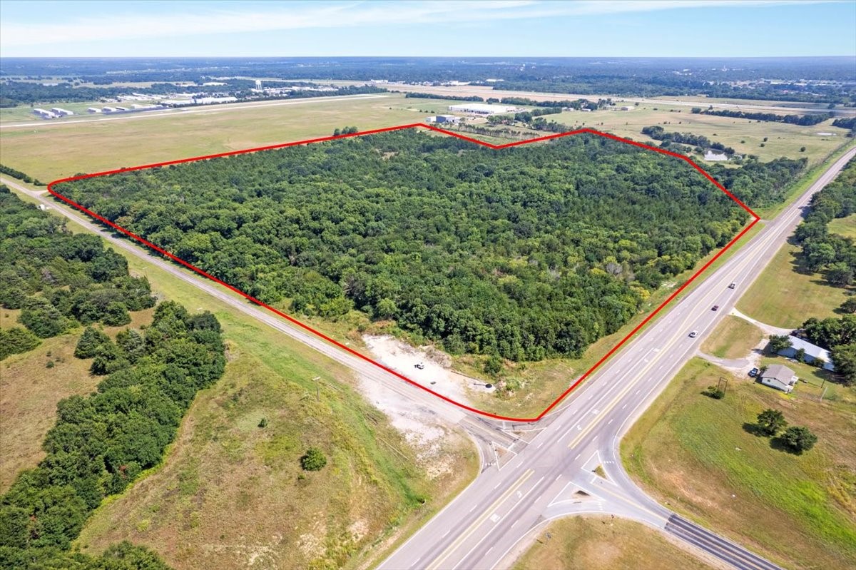 0000 Tx-121 & Airport Road Bonham TX 75418