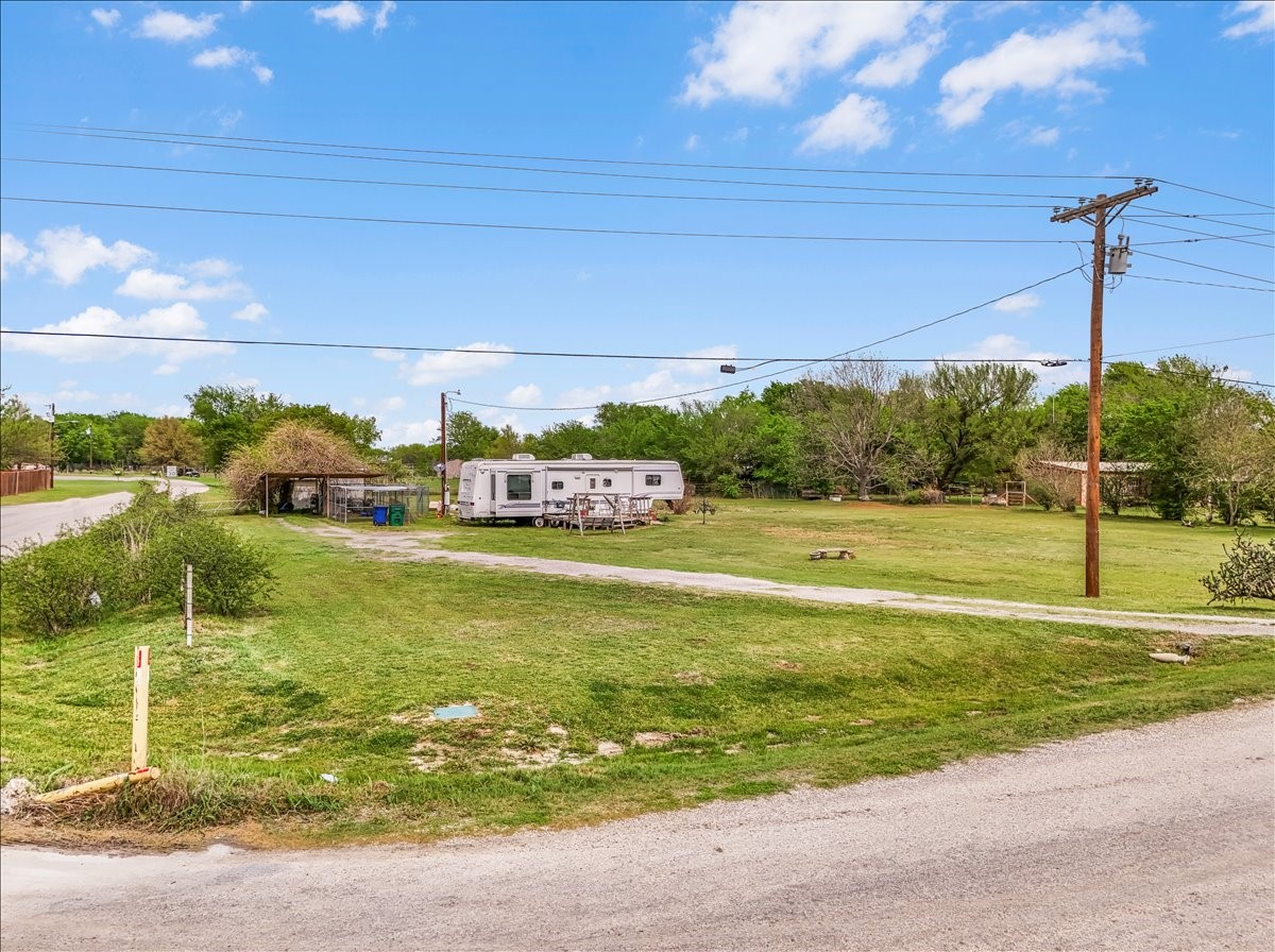 512 Bennett Drive Aurora TX 76078