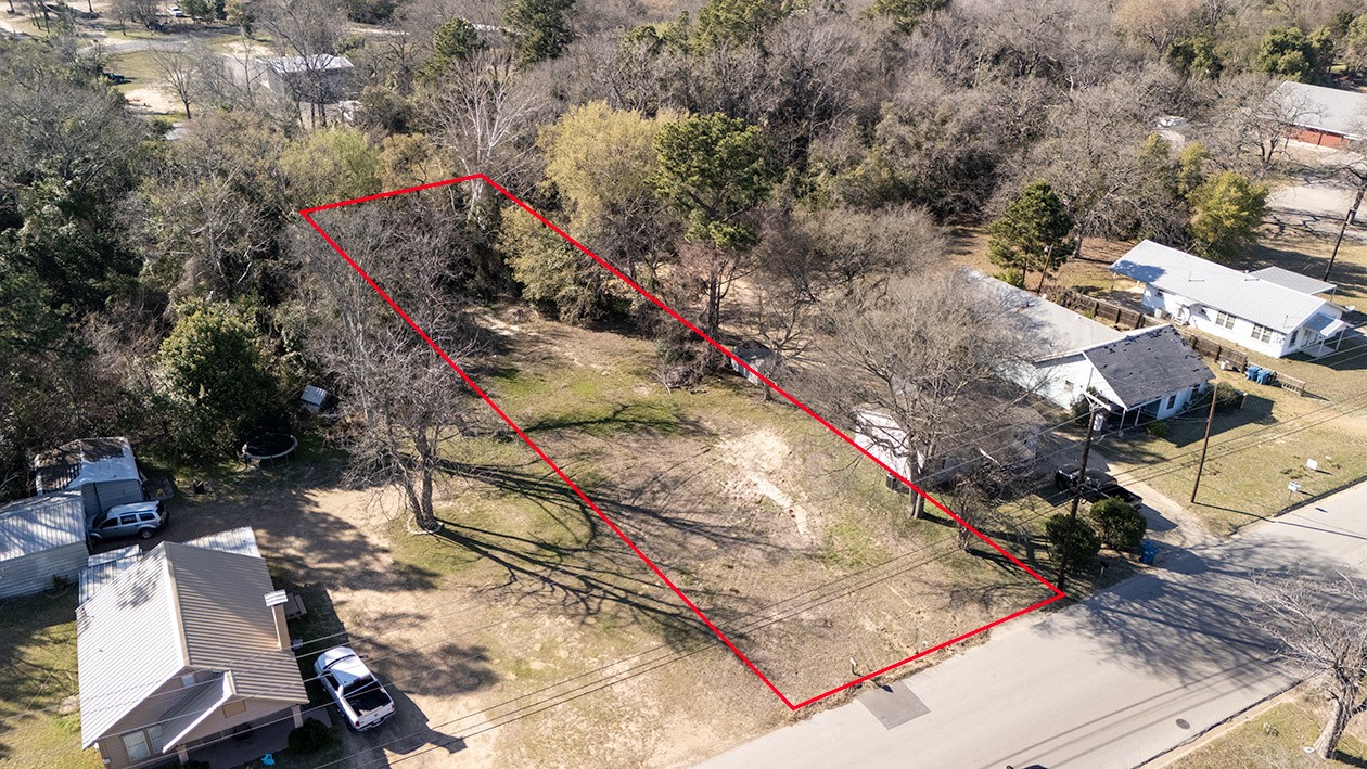 825 N Prairieville Street Athens TX 75751